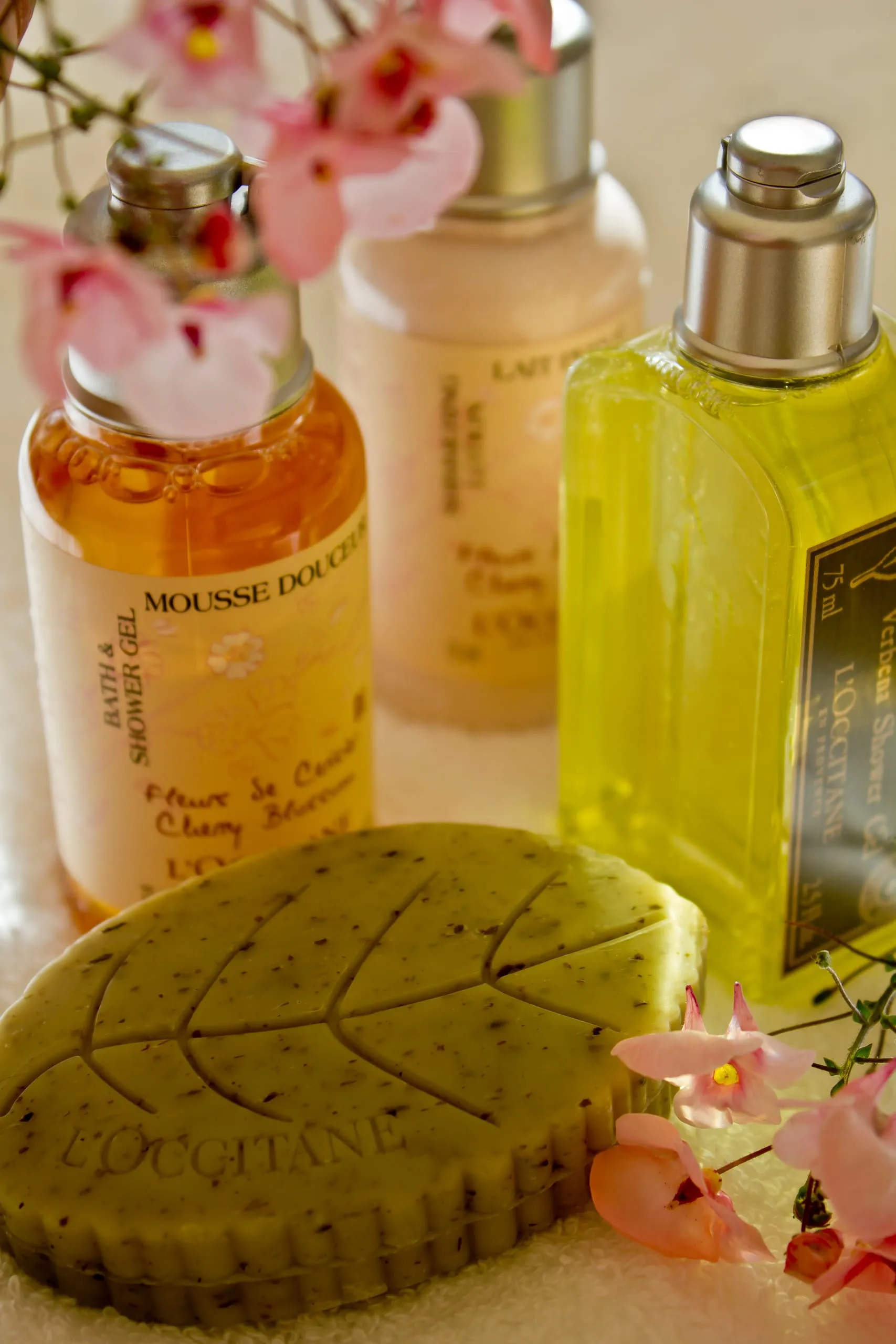 Articles de toilette l’Occitane et REN offerts